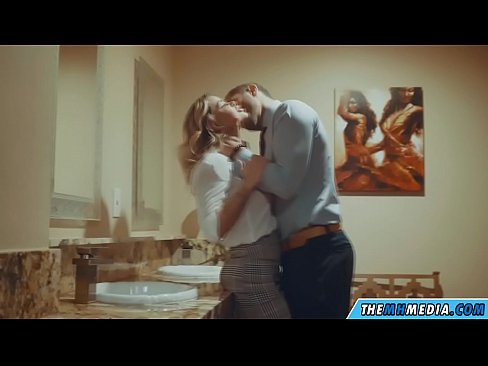 ❤️ Quand une blonde plantureuse vous séduit dans des toilettes publiques. ☑ Porno at us fr.verhentai.ru ❌️